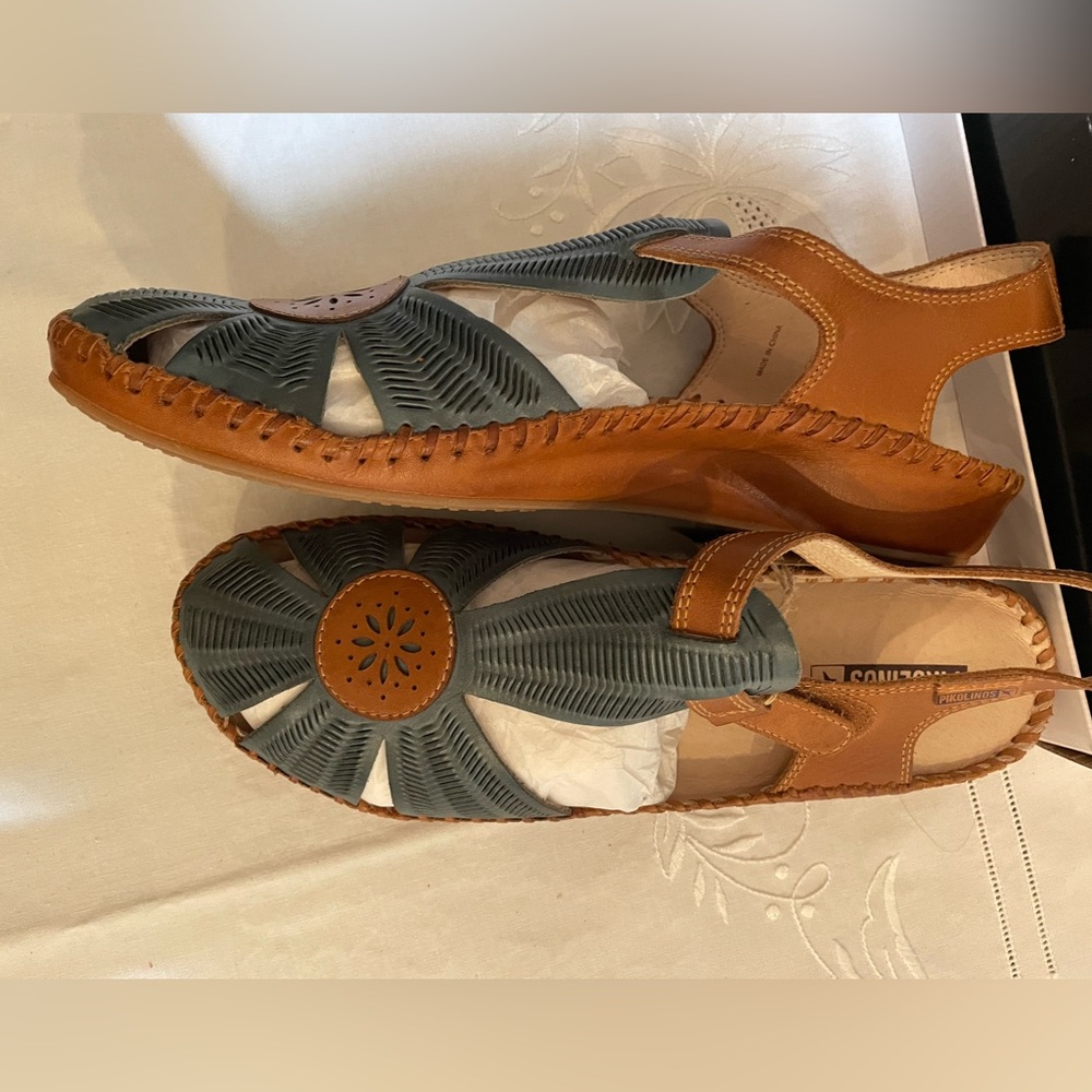 Voyage Raspberry Sandal size 10 - Picture 2 of 4